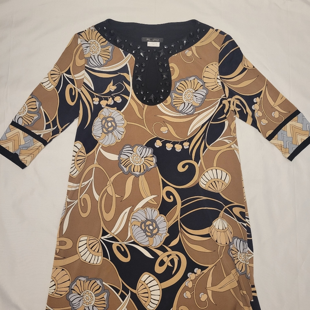Abstract Pattern Dress - Picture 6 of 10